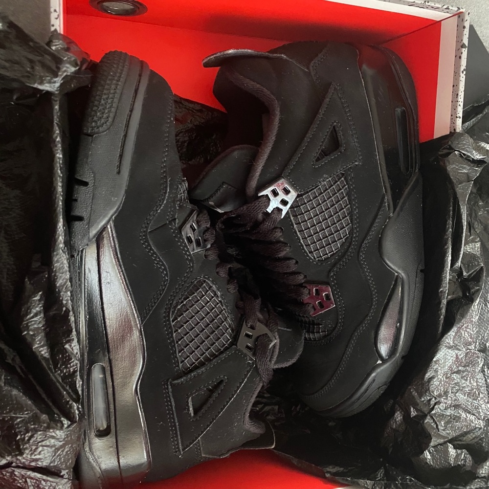 Jordan 4 black cats size 6.5Y / 6.5 mens